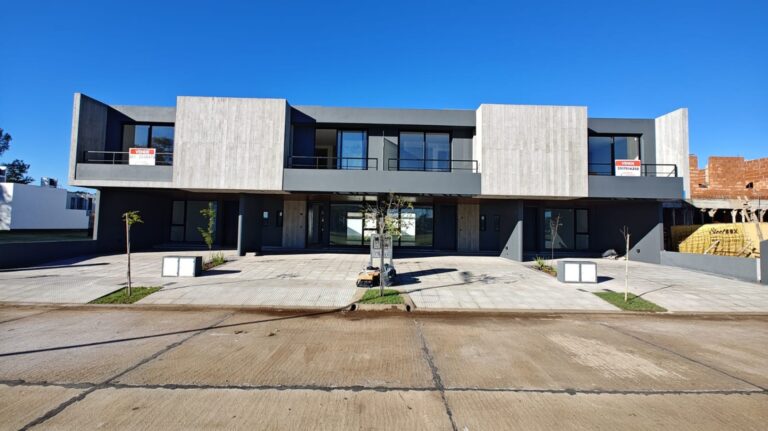 Hermoso Duplex en venta en barrio Campo Chico